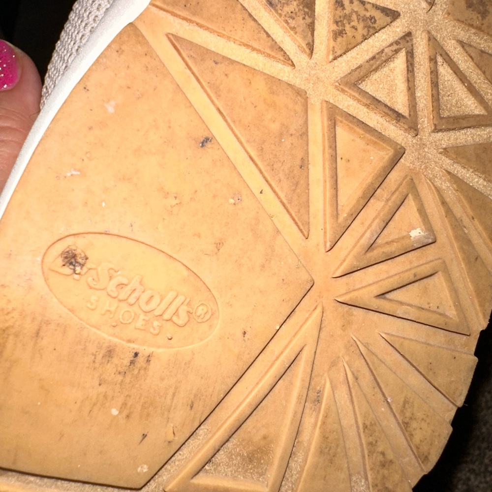 WOMENS Dr scholls Sneakers cream with Tan Accents. MUST BE BUNDLED - Picture 6 of 6
